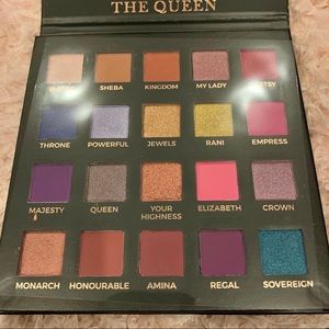 Eloise Beauty, The Queeen Eyeshadow Palette